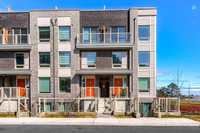 #211-3 Applewood Lane, Etobicoke - photo 2
