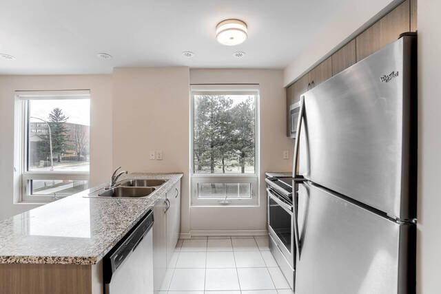 #211-3 Applewood Lane, Etobicoke - photo 11