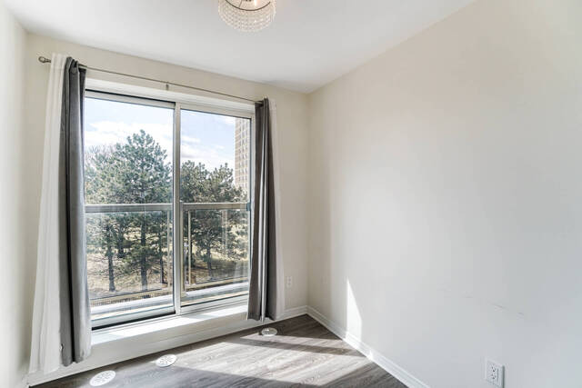 #211-3 Applewood Lane, Etobicoke - photo 22