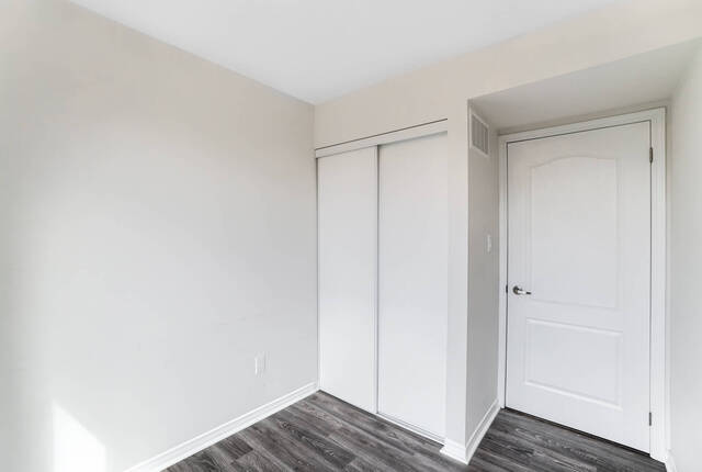 #211-3 Applewood Lane, Etobicoke - photo 24