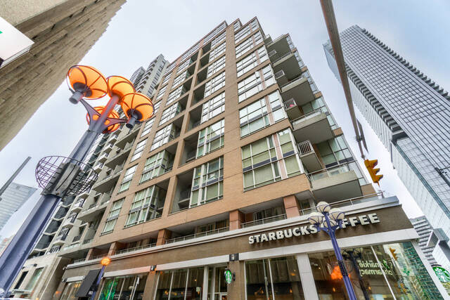 #704-80 Cumberland Street, Toronto - photo 1