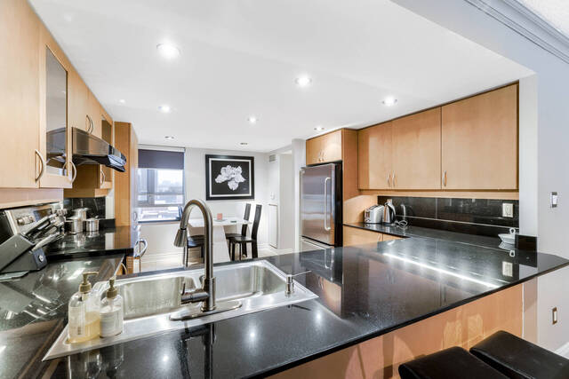#704-80 Cumberland Street, Toronto - photo 20
