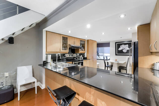#704-80 Cumberland Street, Toronto - photo 21