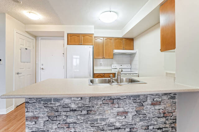 #413-3880 Duke of York Boulevard, Mississauga - photo 7