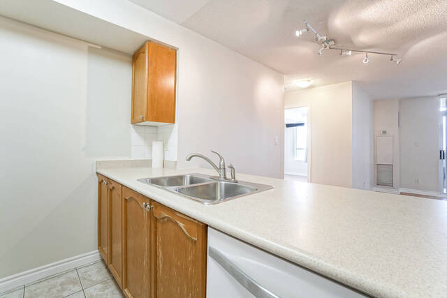 #413-3880 Duke of York Boulevard, Mississauga - photo 8