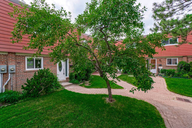#33-19 Tealham Drive, Etobicoke - photo 2