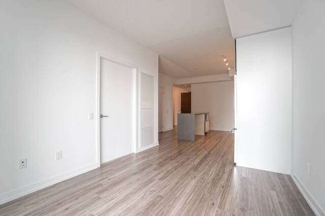 #2611-4065 Confederation Pkwy, Mississauga - photo 17