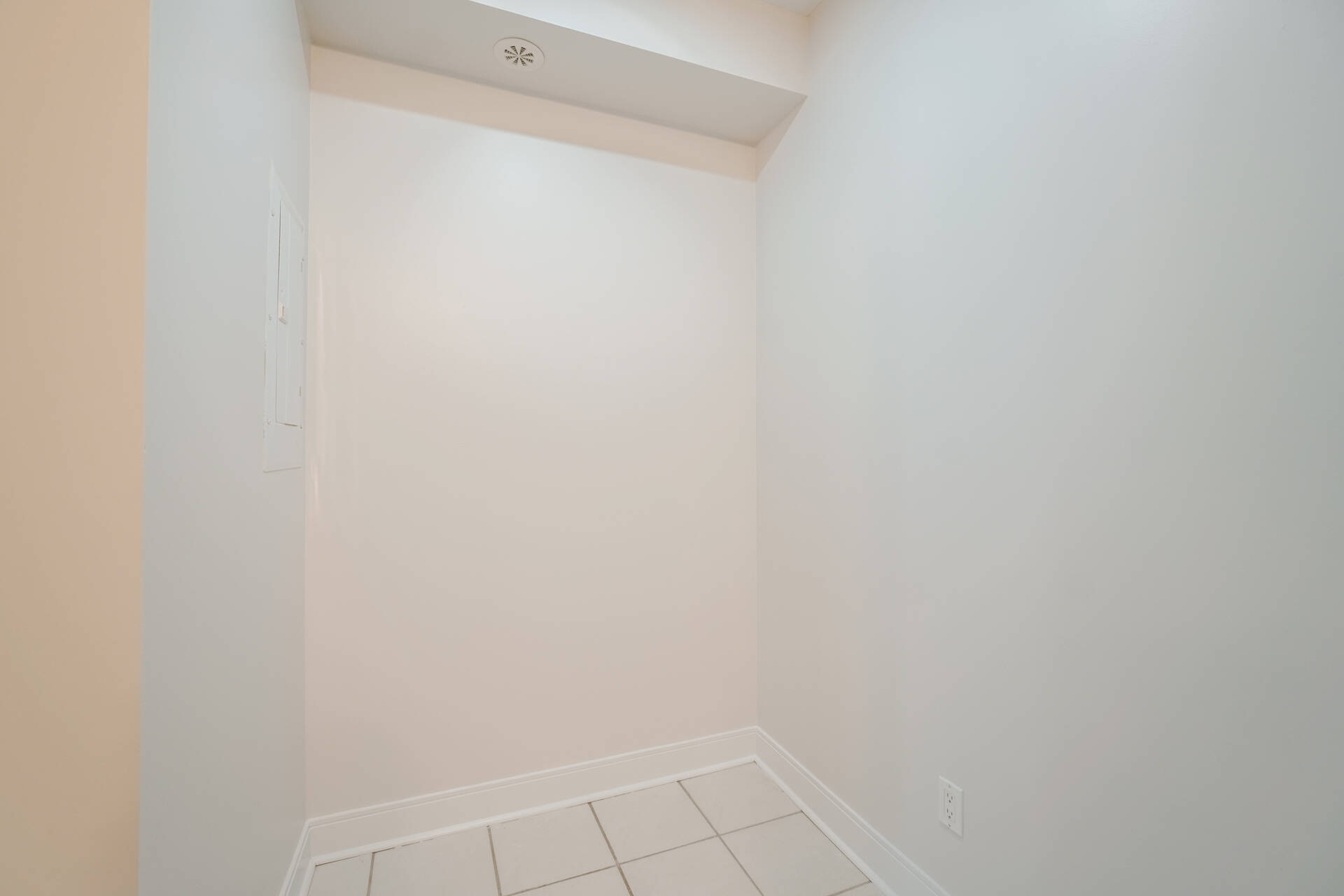 2096805