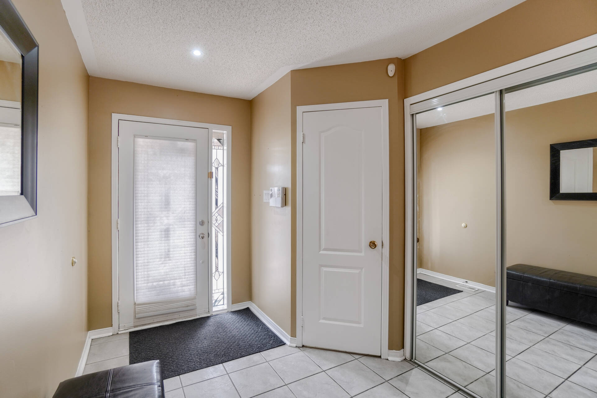 22 Hillsburgh Drive, Brampton - photo 5