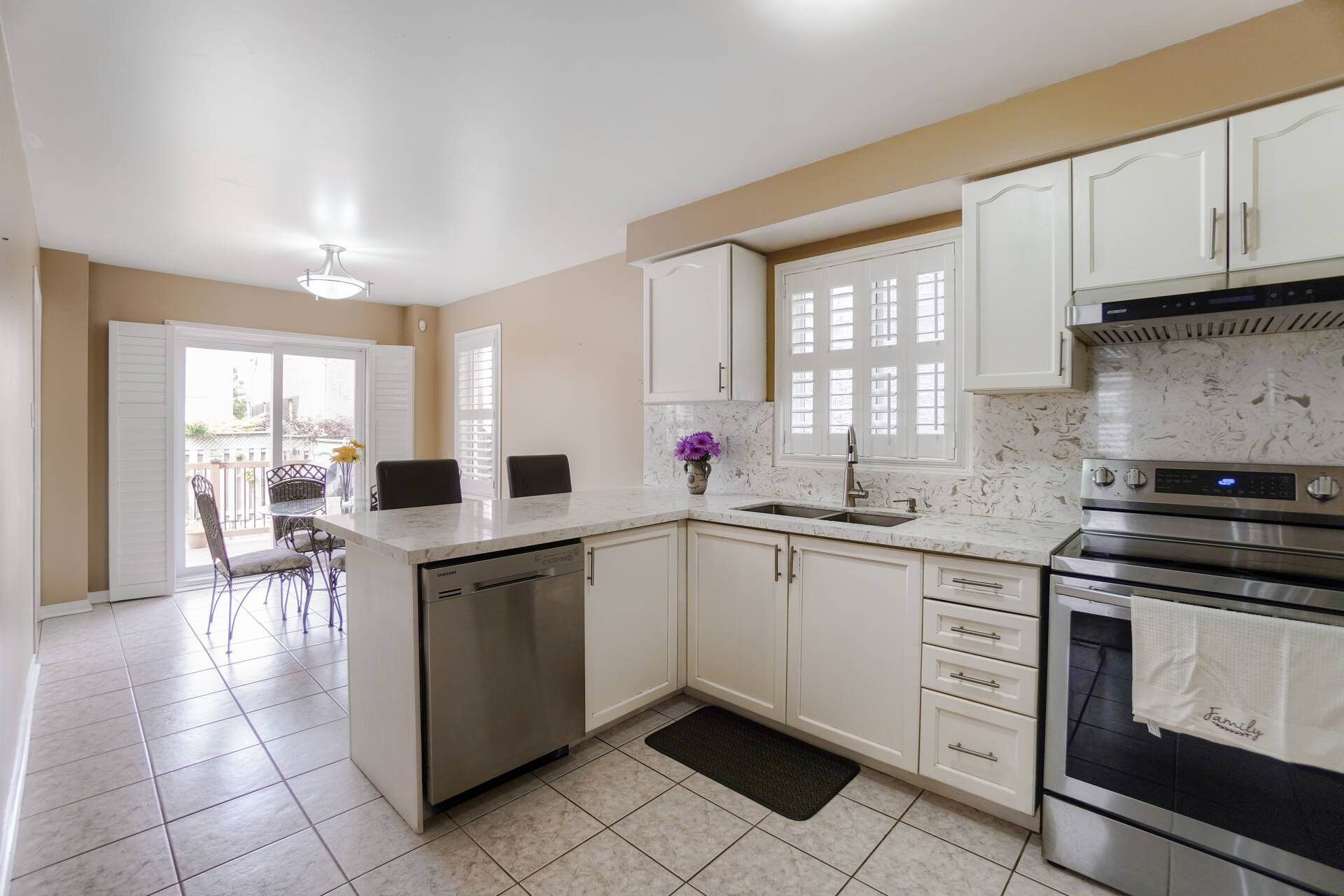 22 Hillsburgh Drive, Brampton - photo 16