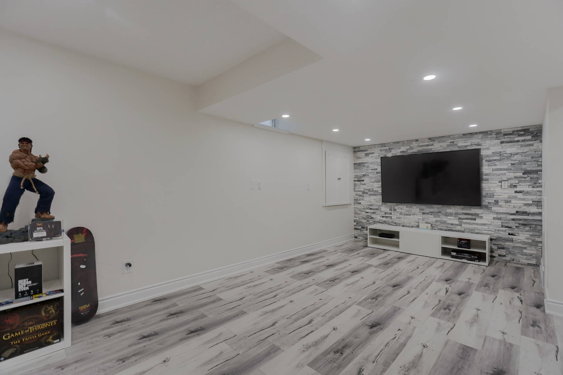 2168595