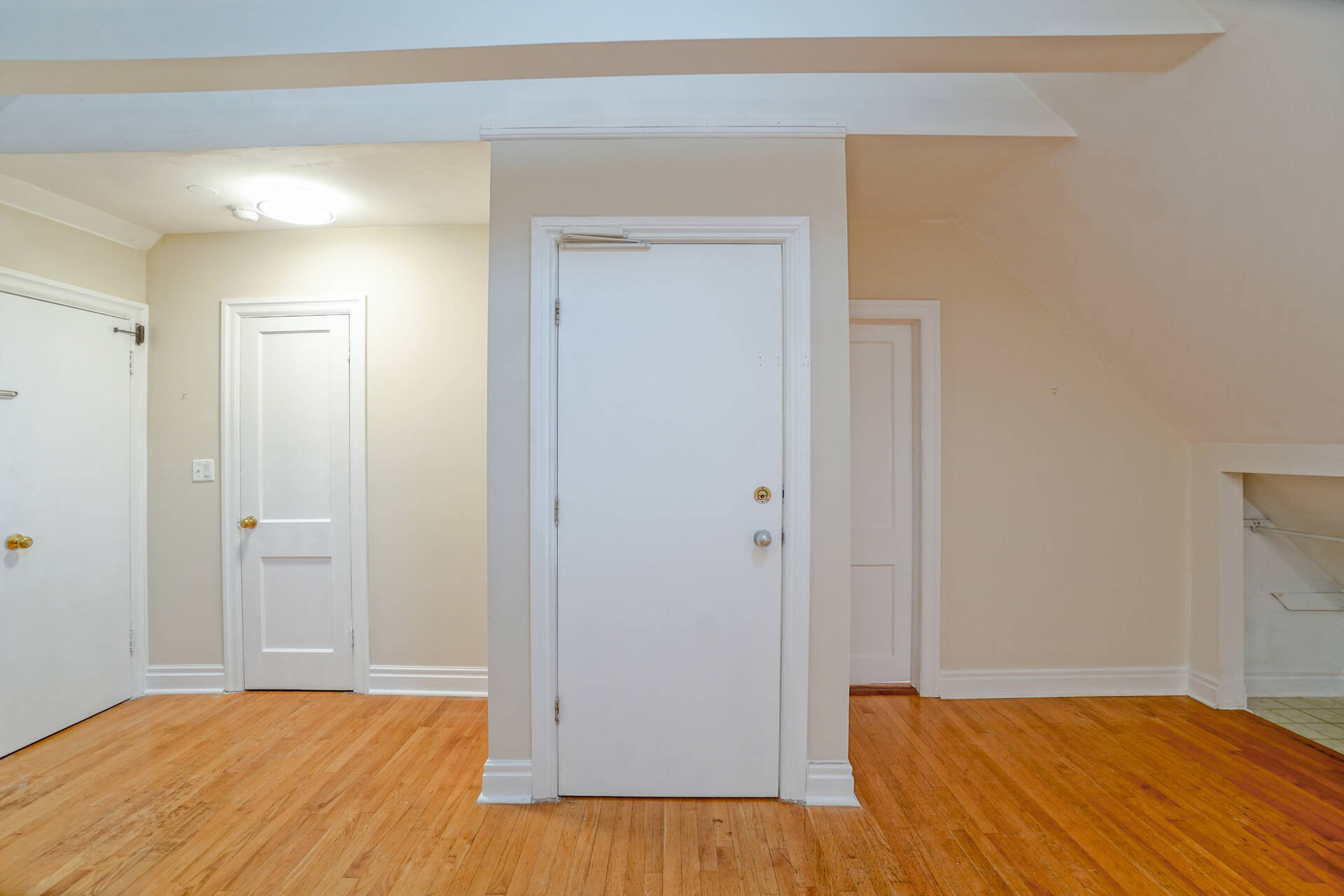 26 Castle View Avenue, Toronto - photo 5