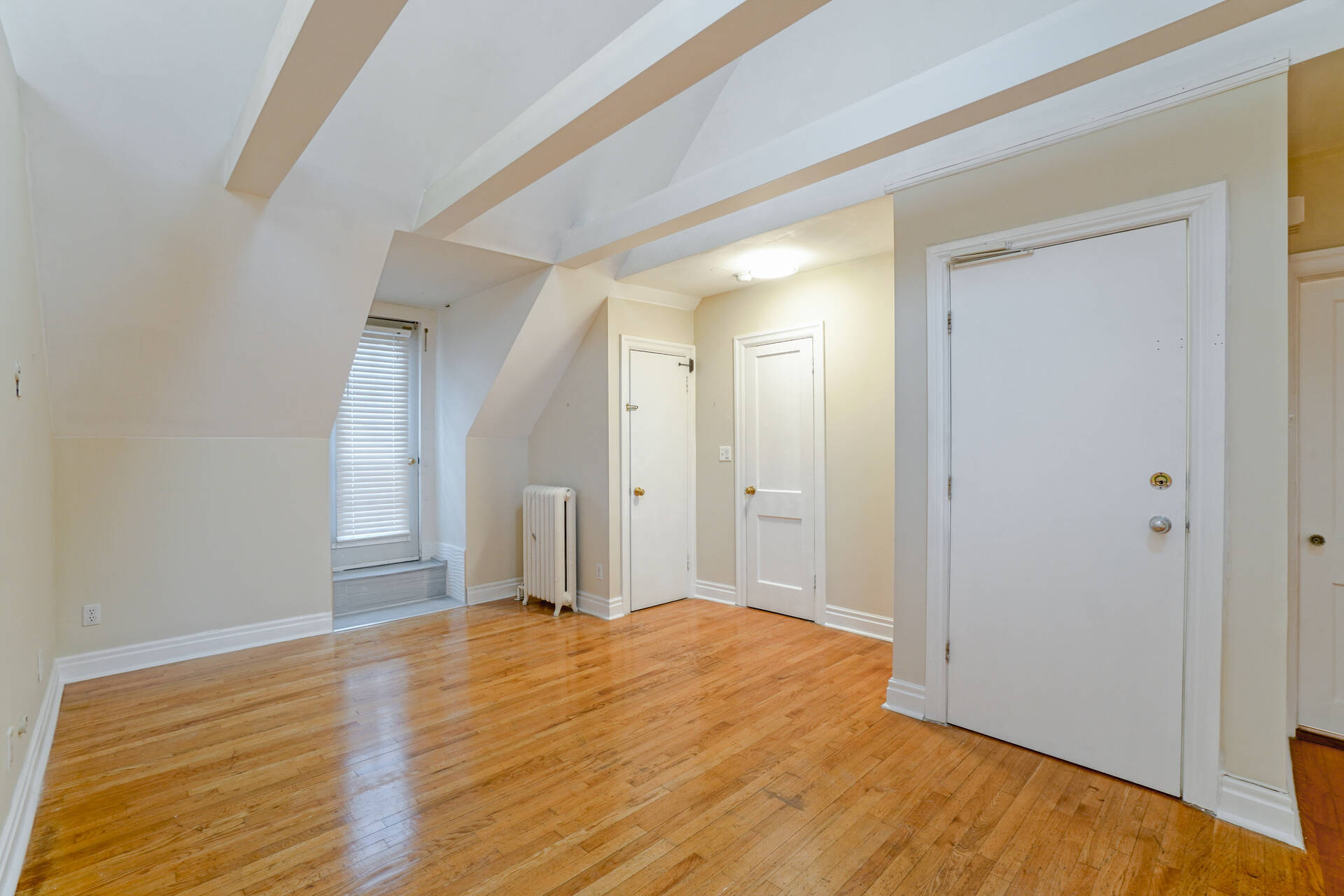 26 Castle View Avenue, Toronto - photo 9