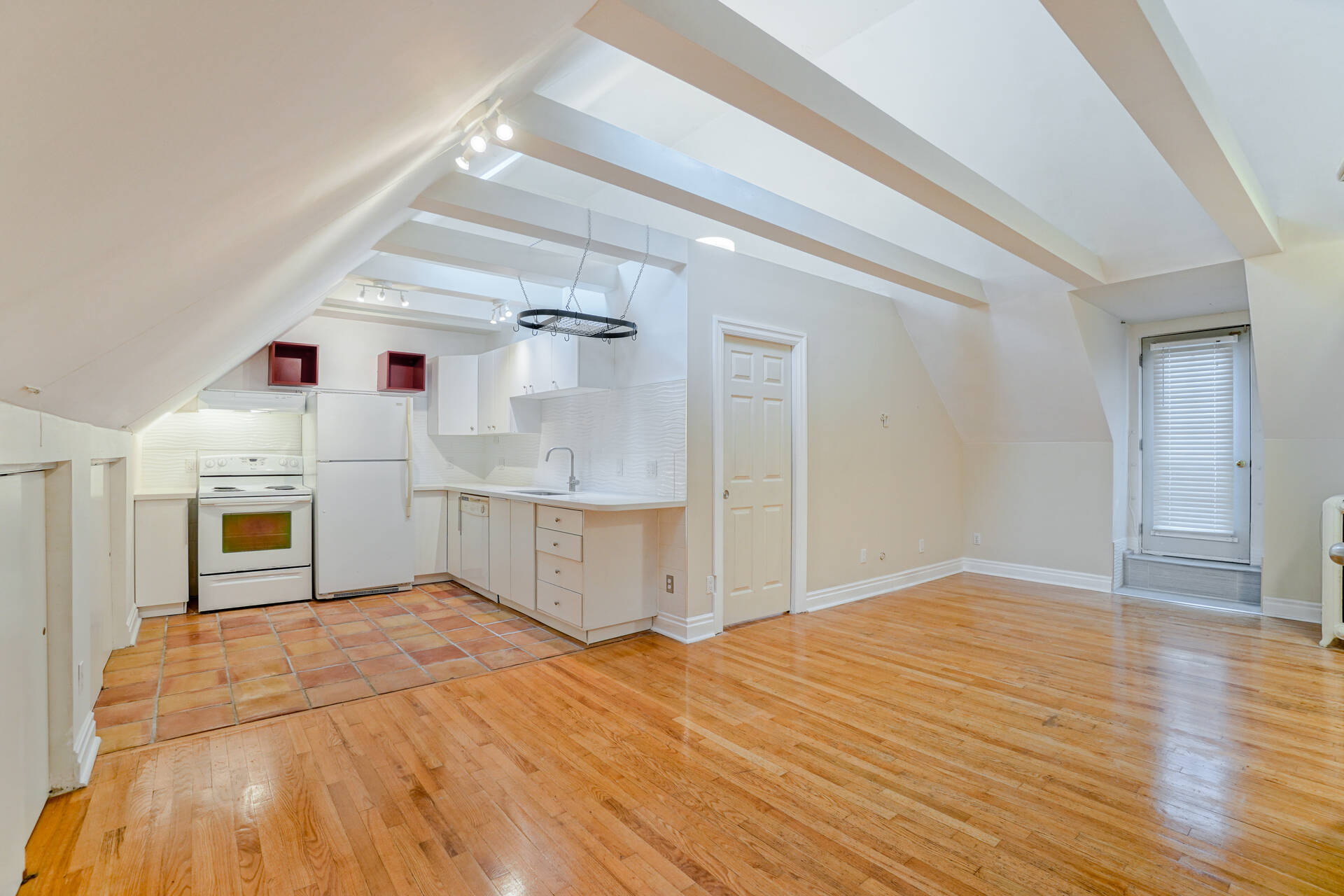 26 Castle View Avenue, Toronto - photo 14