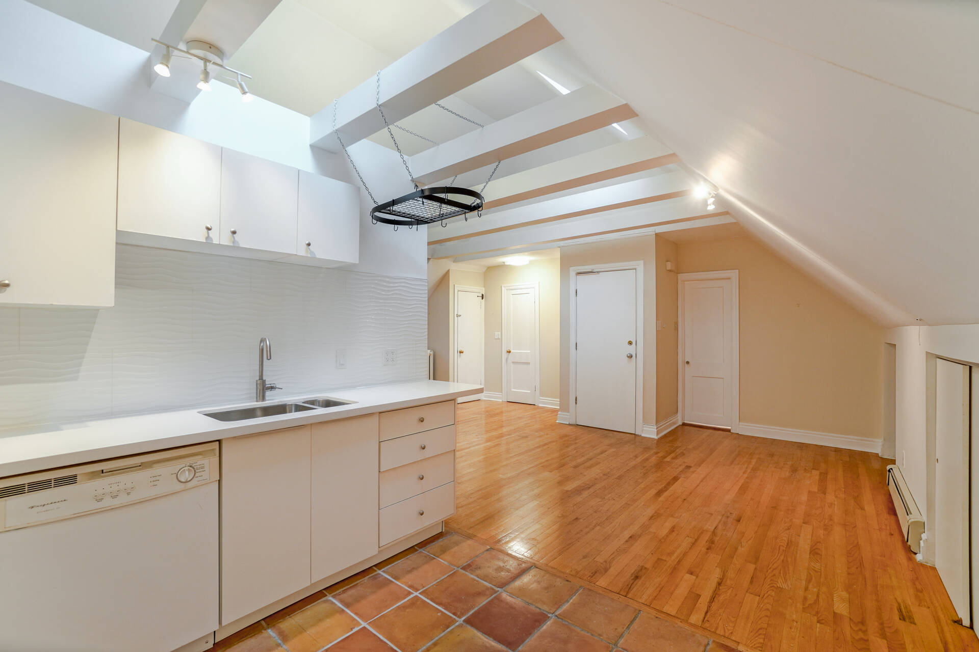 26 Castle View Avenue, Toronto - photo 15