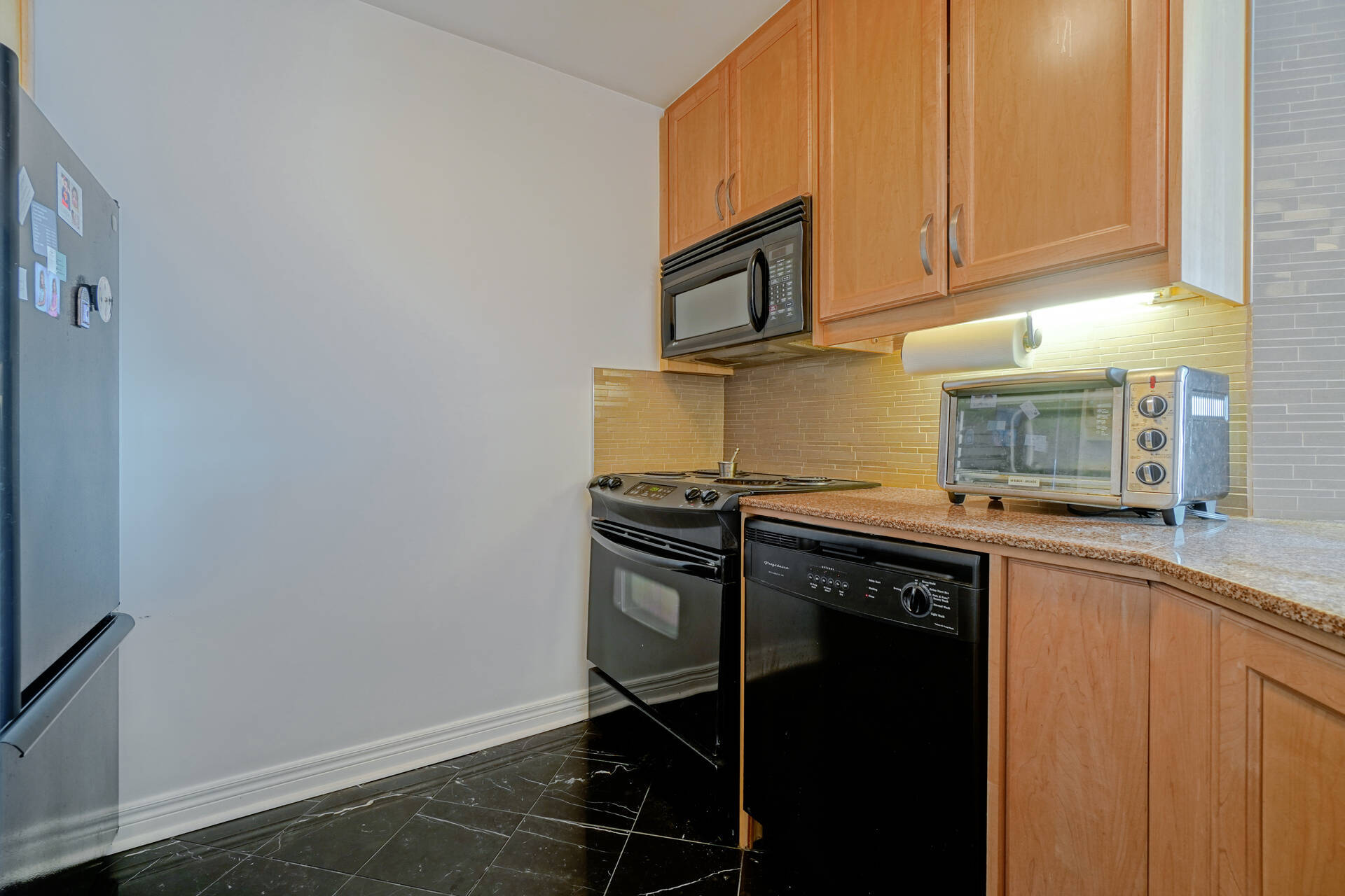 2183290