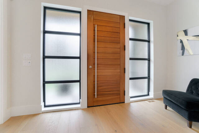 2450 Meadowood Crescent, Oakville - photo 6