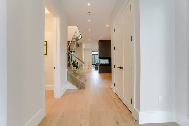 2450 Meadowood Crescent, Oakville - photo 7