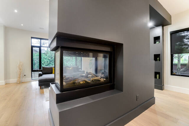 2450 Meadowood Crescent, Oakville - photo 13