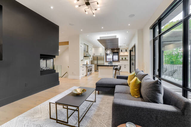 2450 Meadowood Crescent, Oakville - photo 17