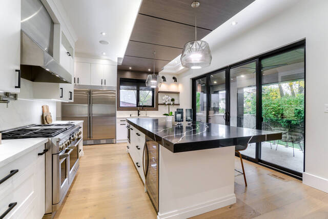 2450 Meadowood Crescent, Oakville - photo 18