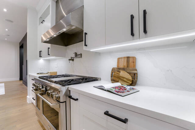 2450 Meadowood Crescent, Oakville - photo 21