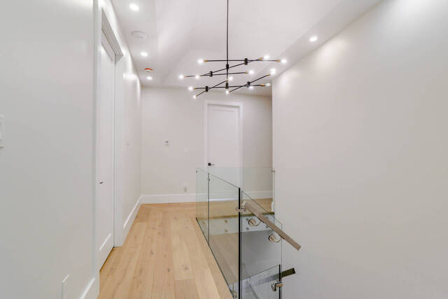 2450 Meadowood Crescent, Oakville - photo 33