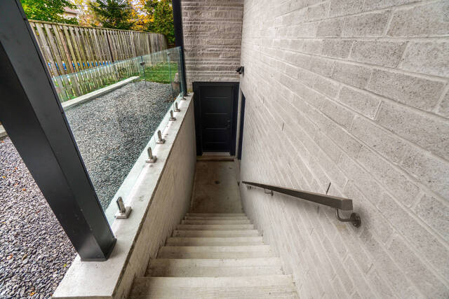 2450 Meadowood Crescent, Oakville - photo 63