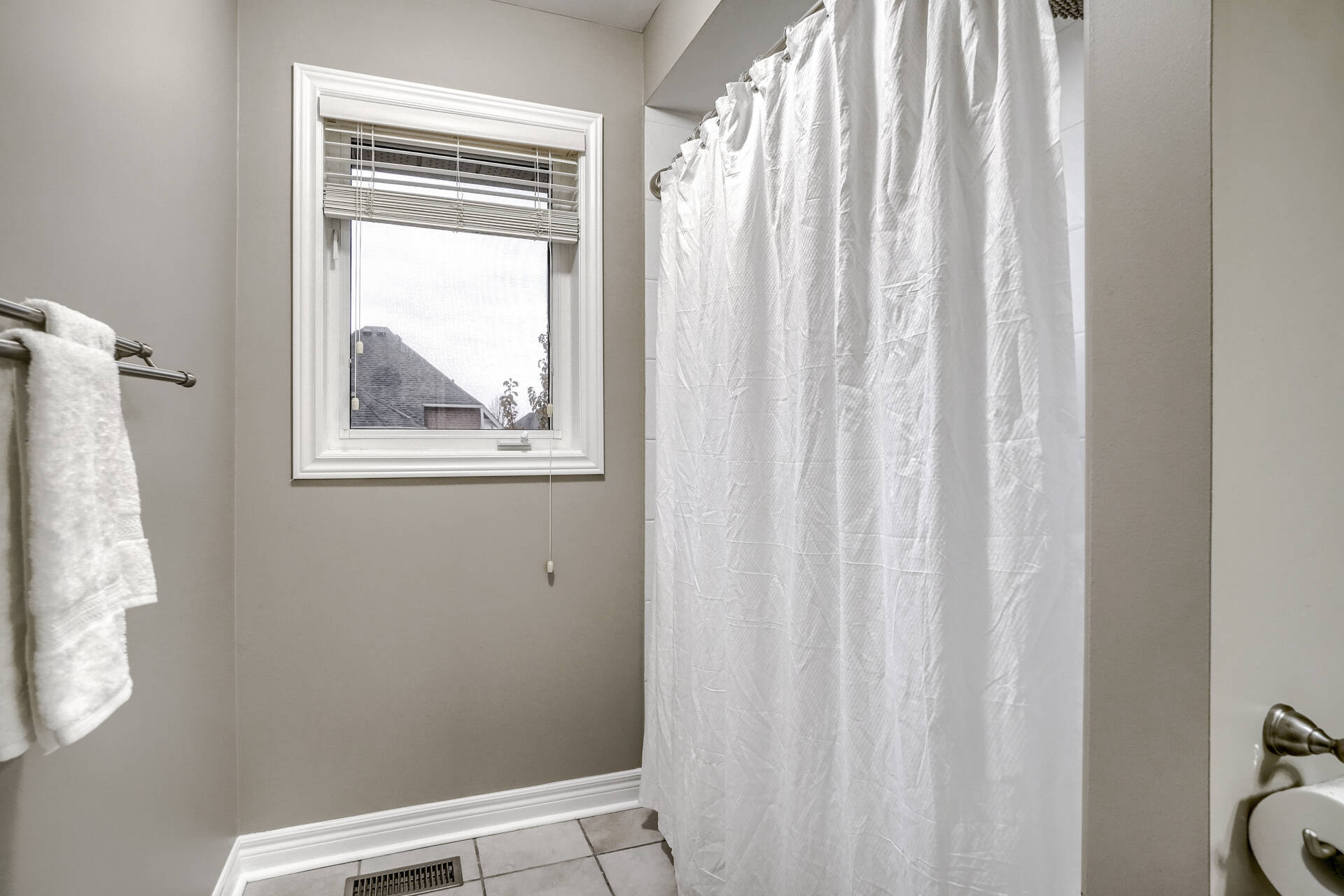5 Chaplin Crescent, Georgetown - photo 36