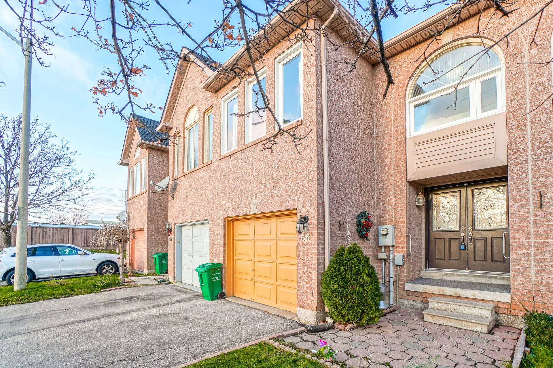 65 Goldenlight Circle, Brampton - photo 3