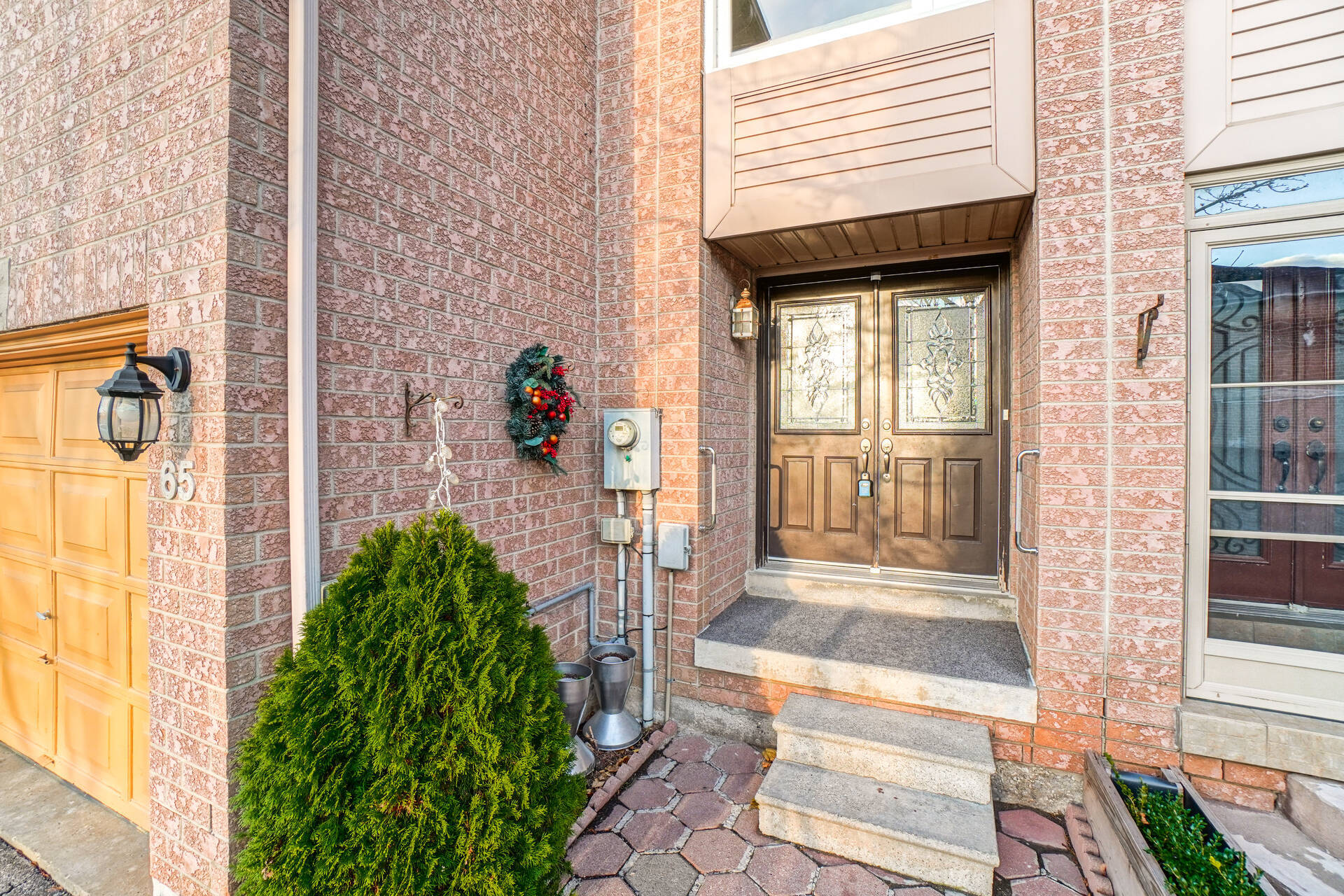 65 Goldenlight Circle, Brampton - photo 4