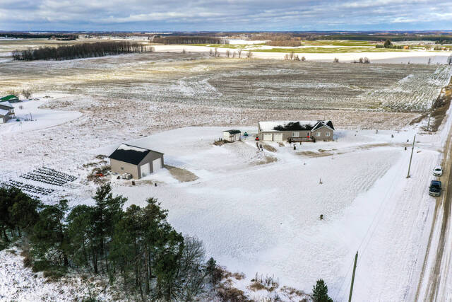 638314 Prince of Wales Road West, Mulmur - photo 2