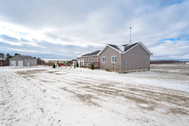 638314 Prince of Wales Road West, Mulmur - photo 12