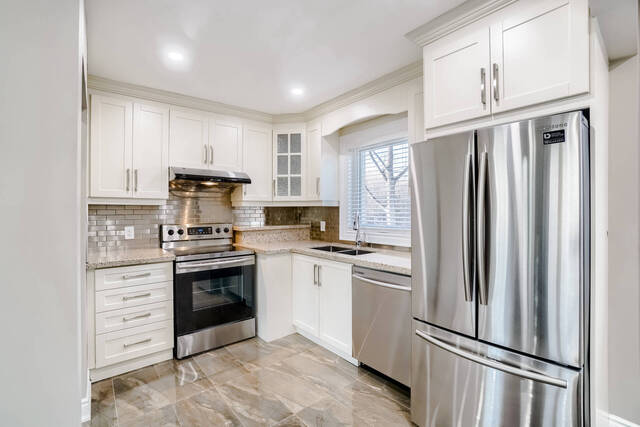 86 Heathrow Drive, Toronto - photo 12