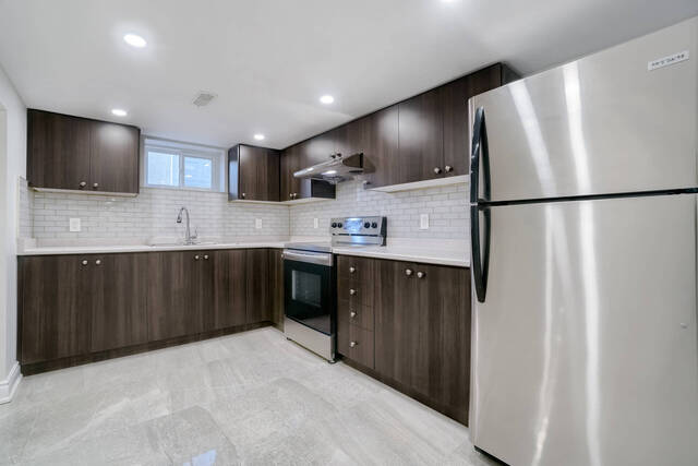 86 Heathrow Drive, Toronto - photo 31