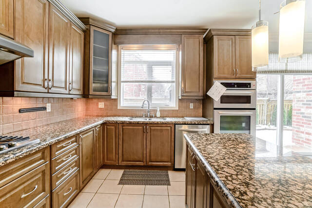 3265 Paul Henderson Drive, Mississauga - photo 16