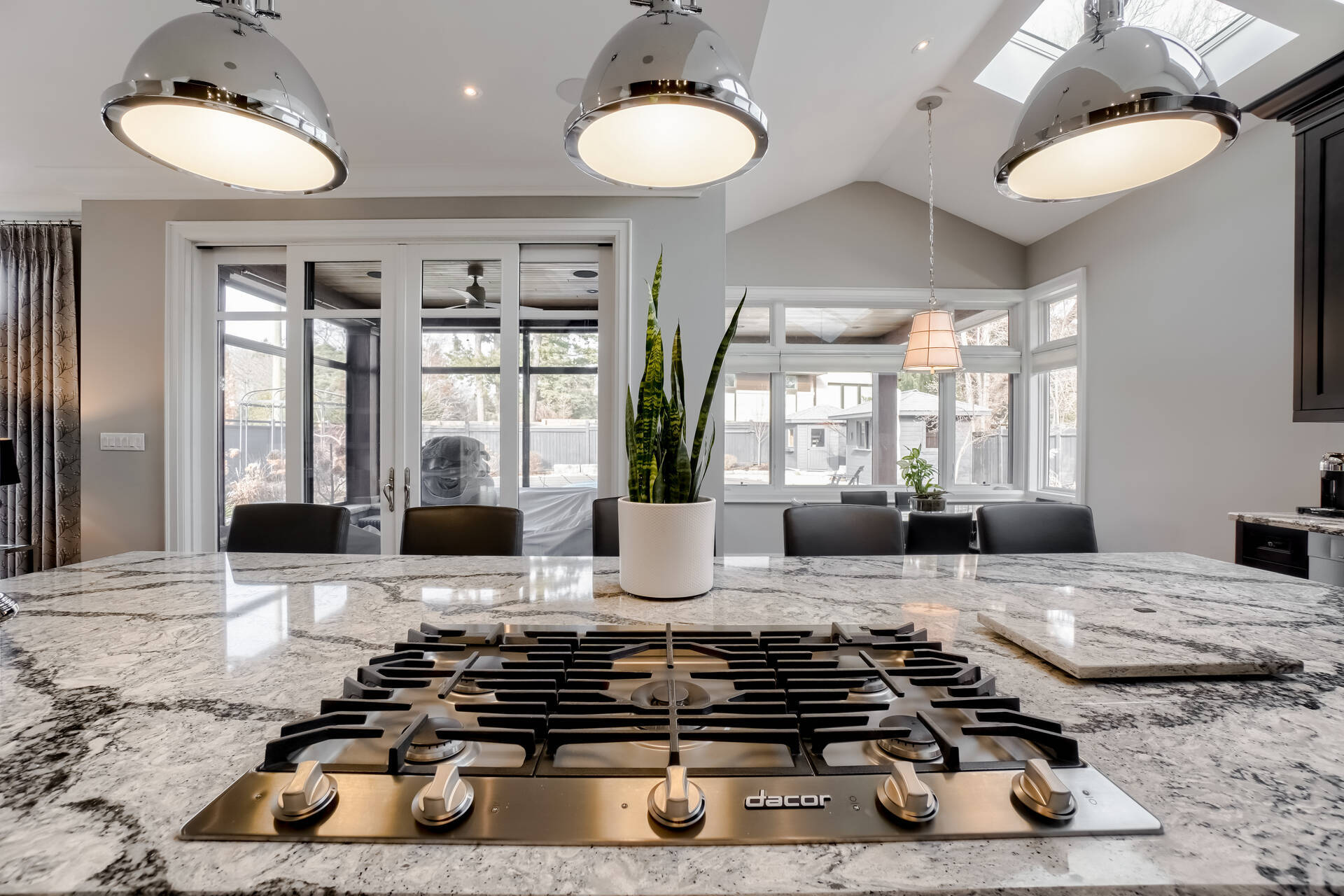 2256682