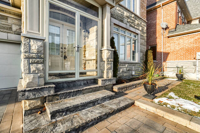 144 Bloomsbury Avenue, Brampton - photo 12