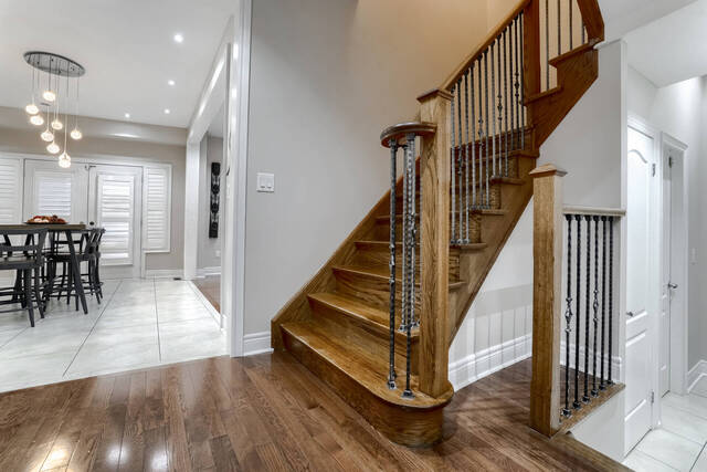 144 Bloomsbury Avenue, Brampton - photo 32