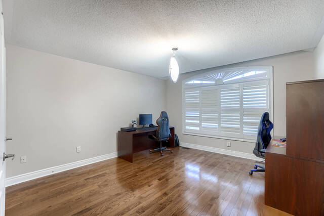 144 Bloomsbury Avenue, Brampton - photo 46
