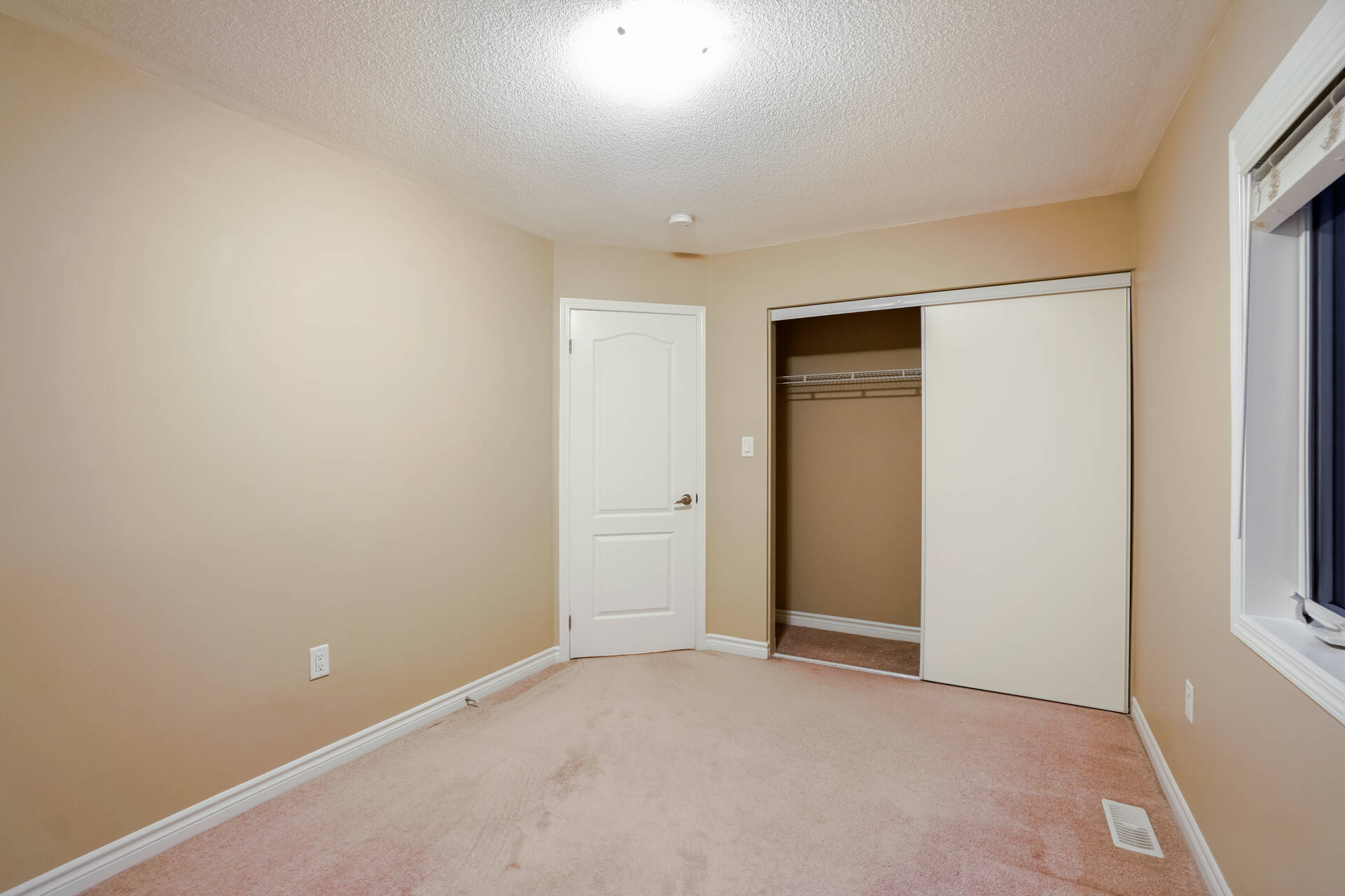 647 Hepburn Road, Milton - photo 28
