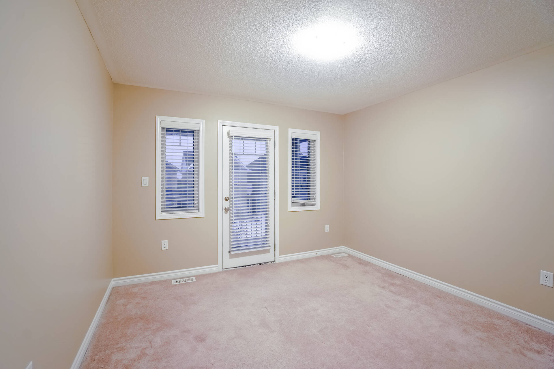 647 Hepburn Road, Milton - photo 33