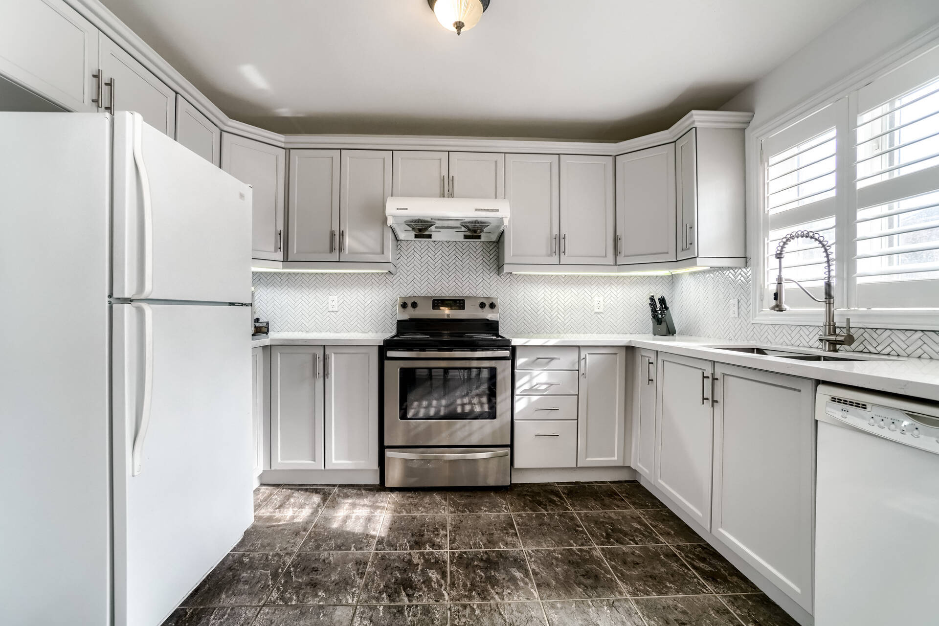 55 Blaydon Lane, Aurora - photo 13