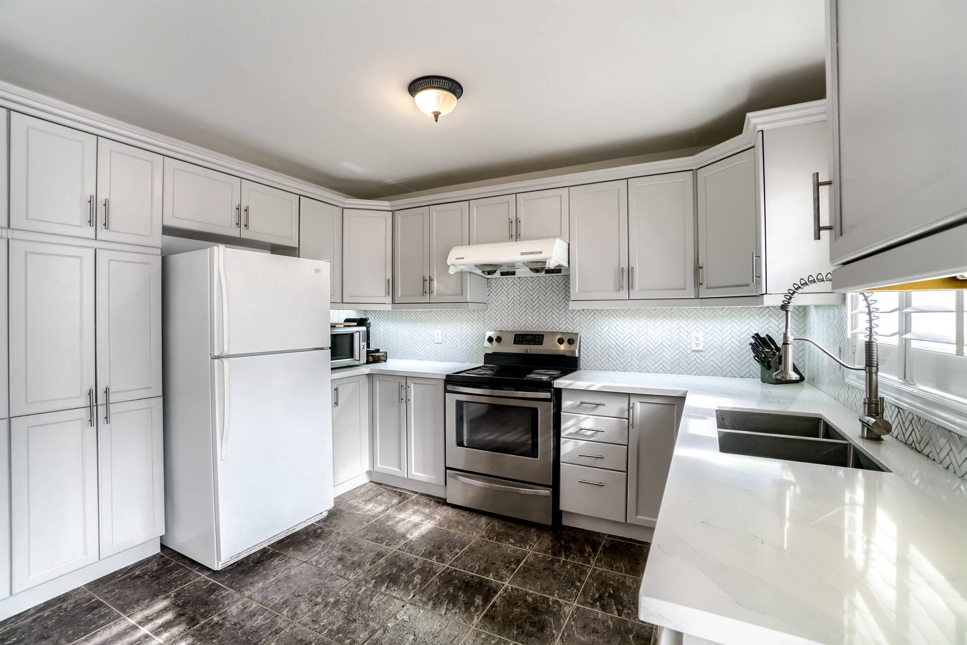 55 Blaydon Lane, Aurora - photo 14