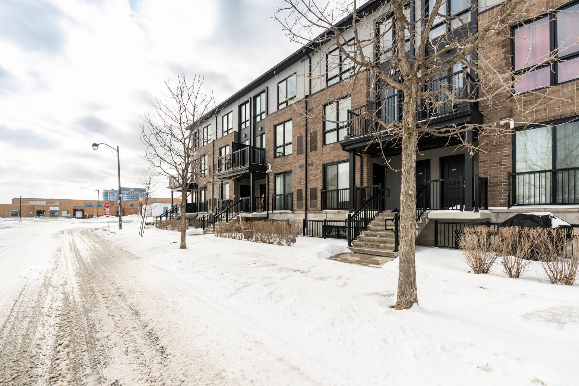 #105-1206 Main Street East, Milton - photo 2