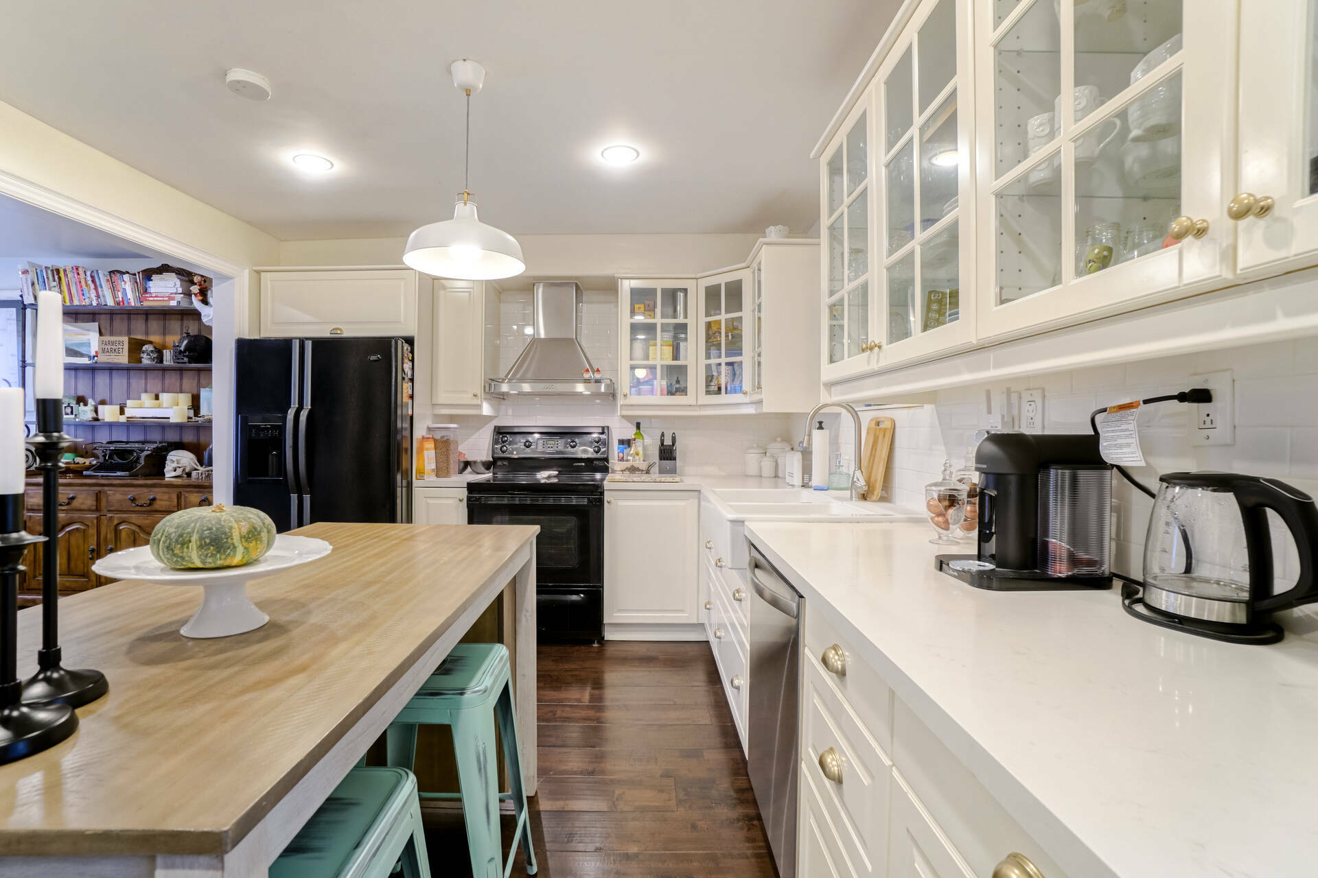 201 Bicknell Avenue by Paula Malgueiro