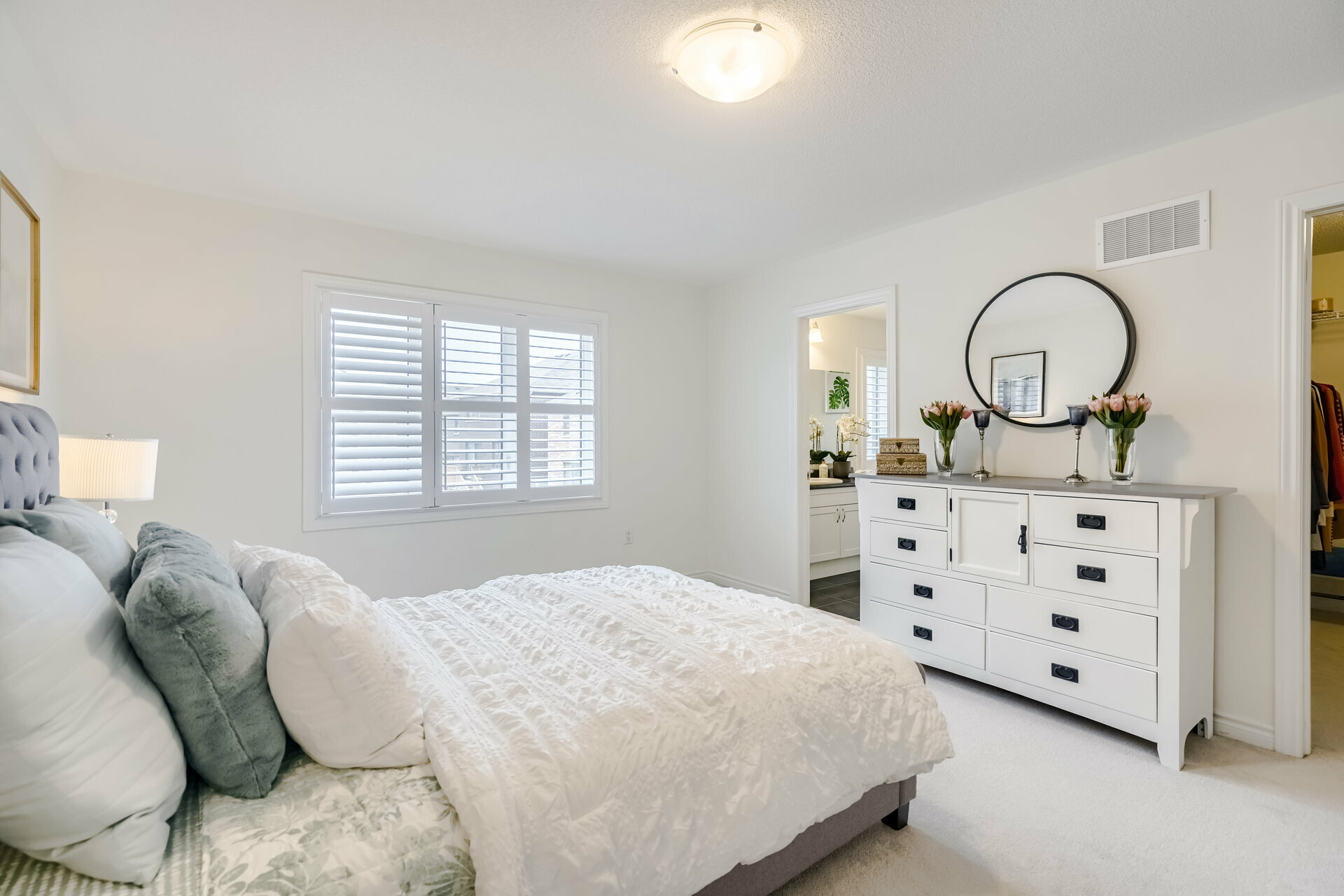 2373700