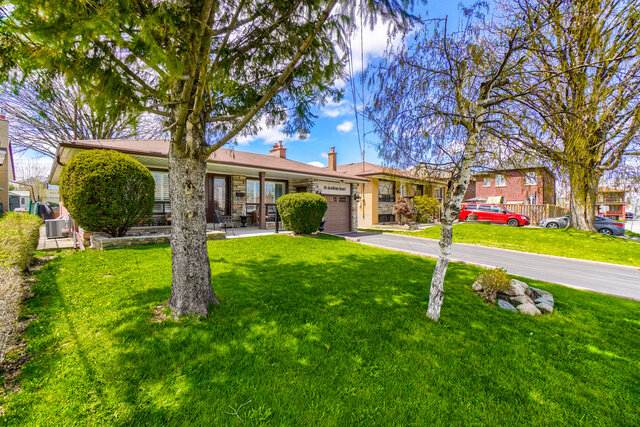38 Academy Road, North York - photo 3
