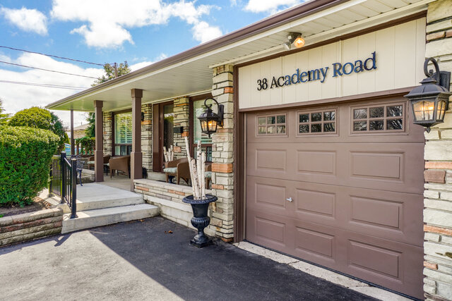 38 Academy Road, North York - photo 4