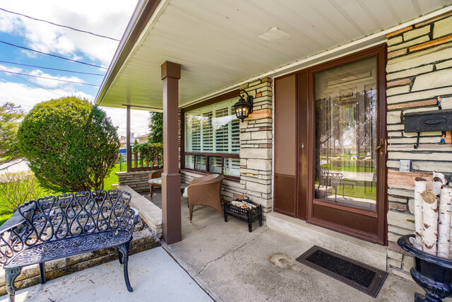 38 Academy Road, North York - photo 5